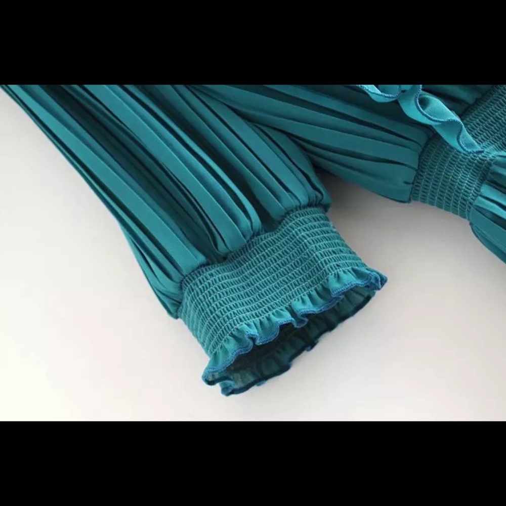 Dress - Picture 7 of 7
